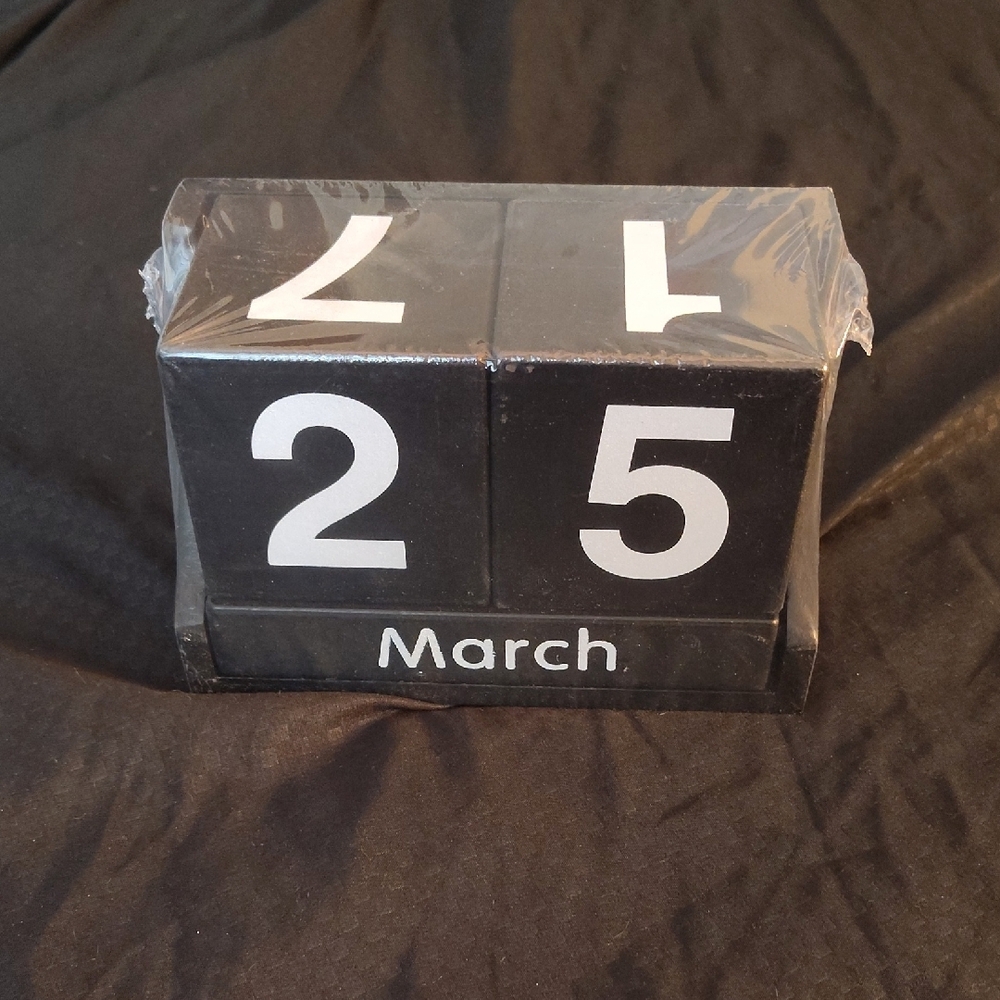 Black and White Modern Decor Accent (FOREVER) Calendar